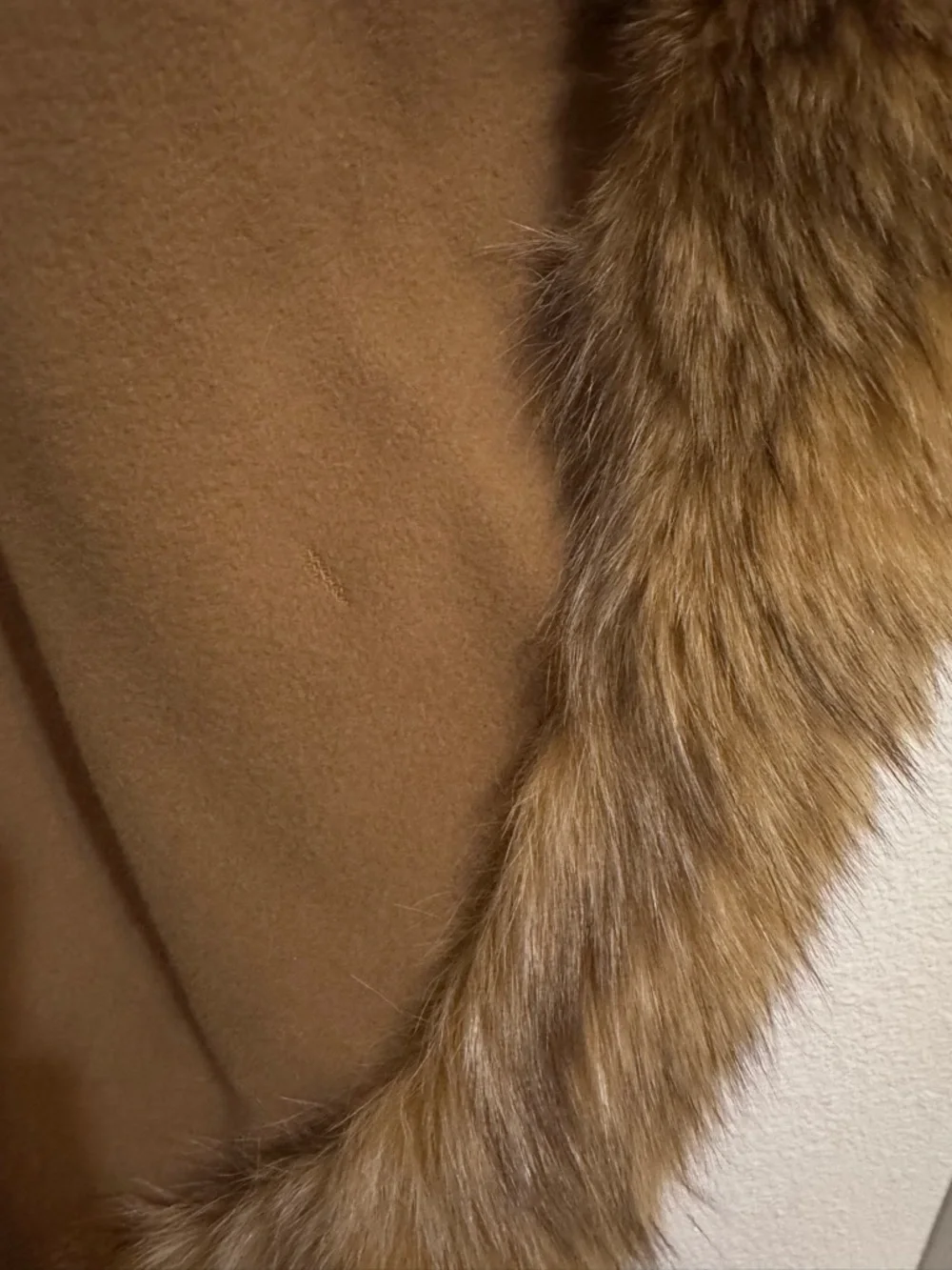 Lux Cashmere Fox Fur Trimmed Wrap Cape in Neutral Camel Italian Made FLAWS - Picture 7 of 10